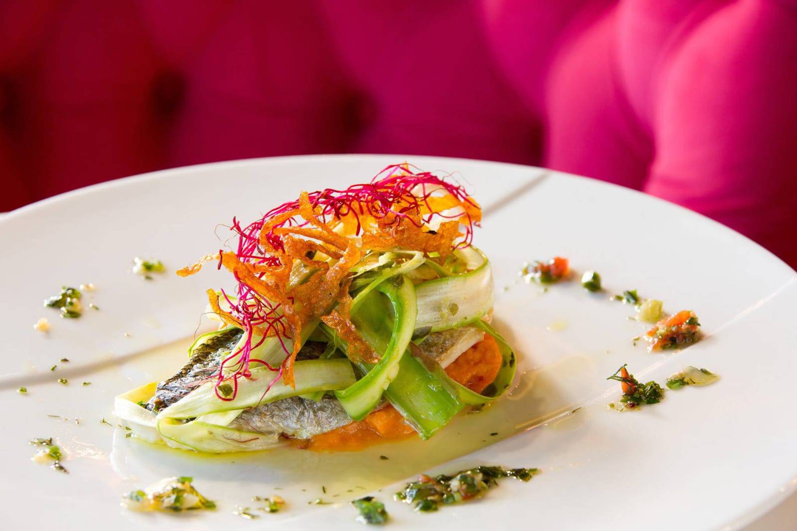 Découvrez pour vos séminaires dans le sud de la France, le restaurant de l'HOTEL LE MAS DES SABLES