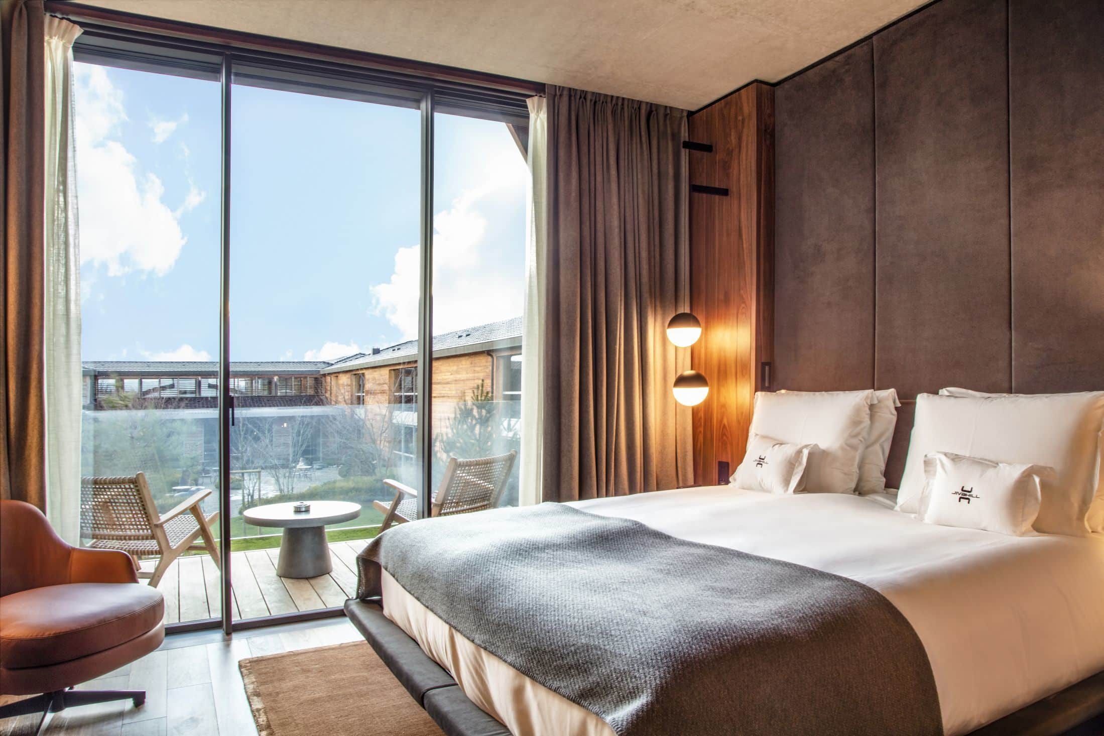 Chambre double avec terrasse privative au Jiva Hill Resort