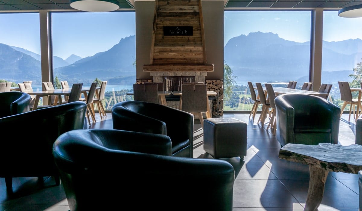 Découvrez pour vos évènements professionnels en Haute-Savoie, Les Balcons Du Lac d'Annecy. Dans un parc boisé de 3 hectares dominant le lac et son écrin de montagnes.