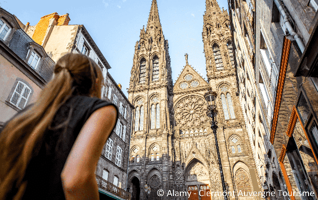 Capitale historique, économique, universitaire, sportive et culturelle de l’Auvergne découvrez toutes les richesses de cette ville en proposant à vos collaborateurs des événements professionnels