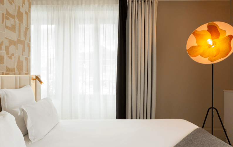 Le Saint Gervais Mont Blanc est un établissement 4 étoiles avec chambres et suites des grand confort ! Vous pourrez également profitez du spa, parking privatif couvert, climatisation.