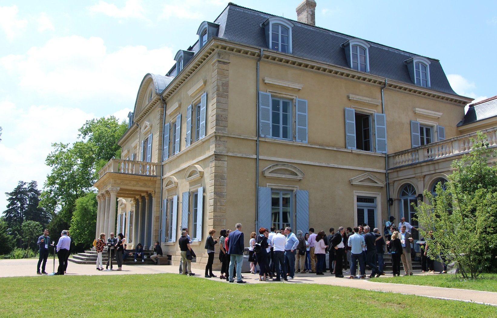 Le Domaine de Montcelard vous accueille au sein de son parc de plus de 16 hectares avec une maison dont les origines remontent au 19ème siècle pour un événement en plein air !