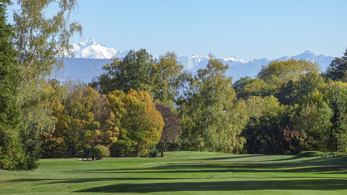 Découvrez pour vos évènements professionnels dans l'Ain, le Domaine De Divonne vous accueille au cœur d'un parc verdoyant aux arbres centenaires.