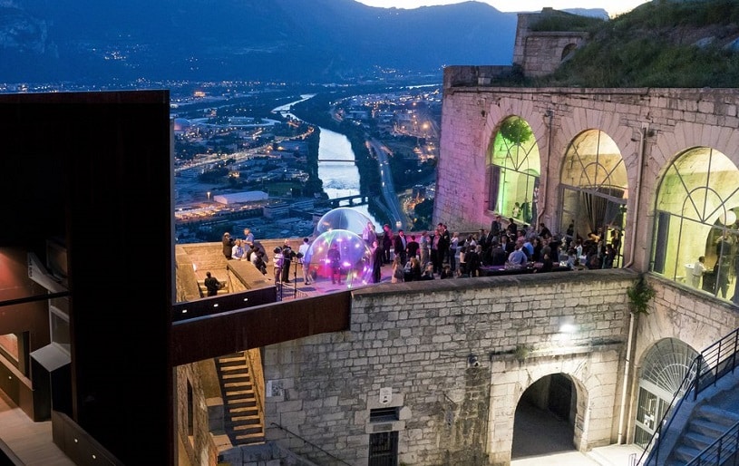 Profitez de lieux qui seront répondre à votre cahier des charges pour organiser un événement professionnel et découvrir la Ville de Grenoble