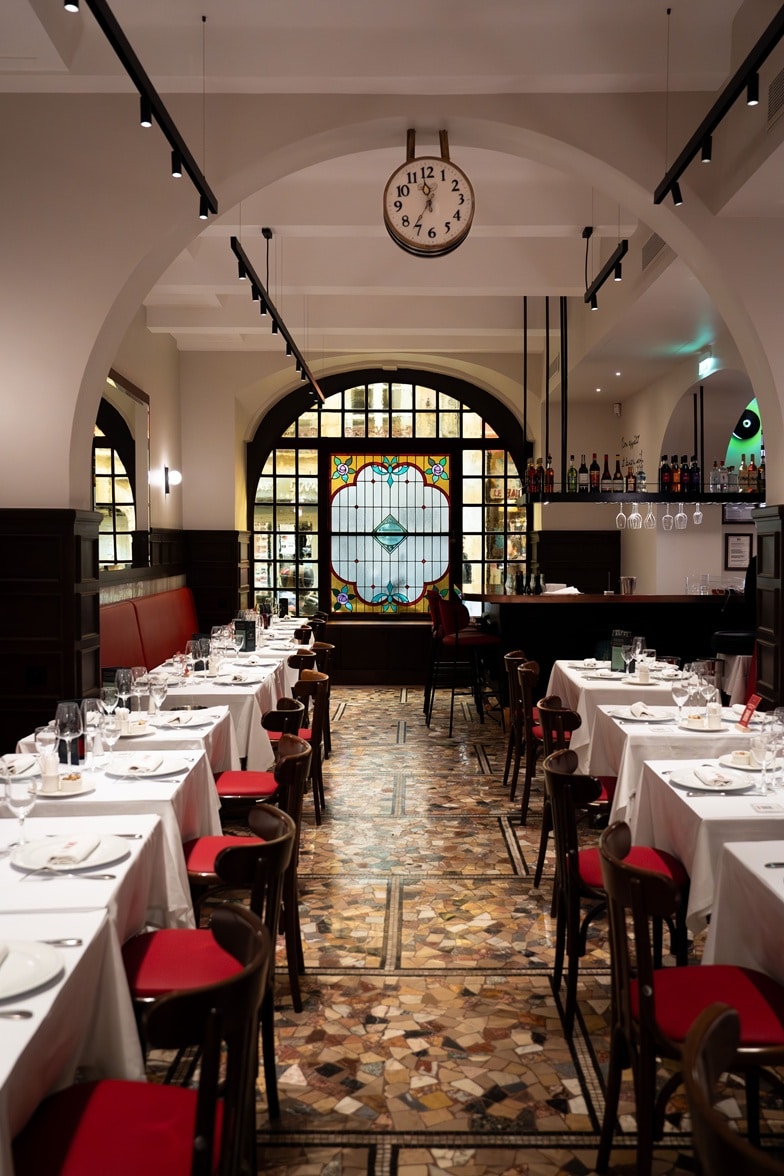Salle de restaurant élégante à la brasserie Le Nord à Lyon