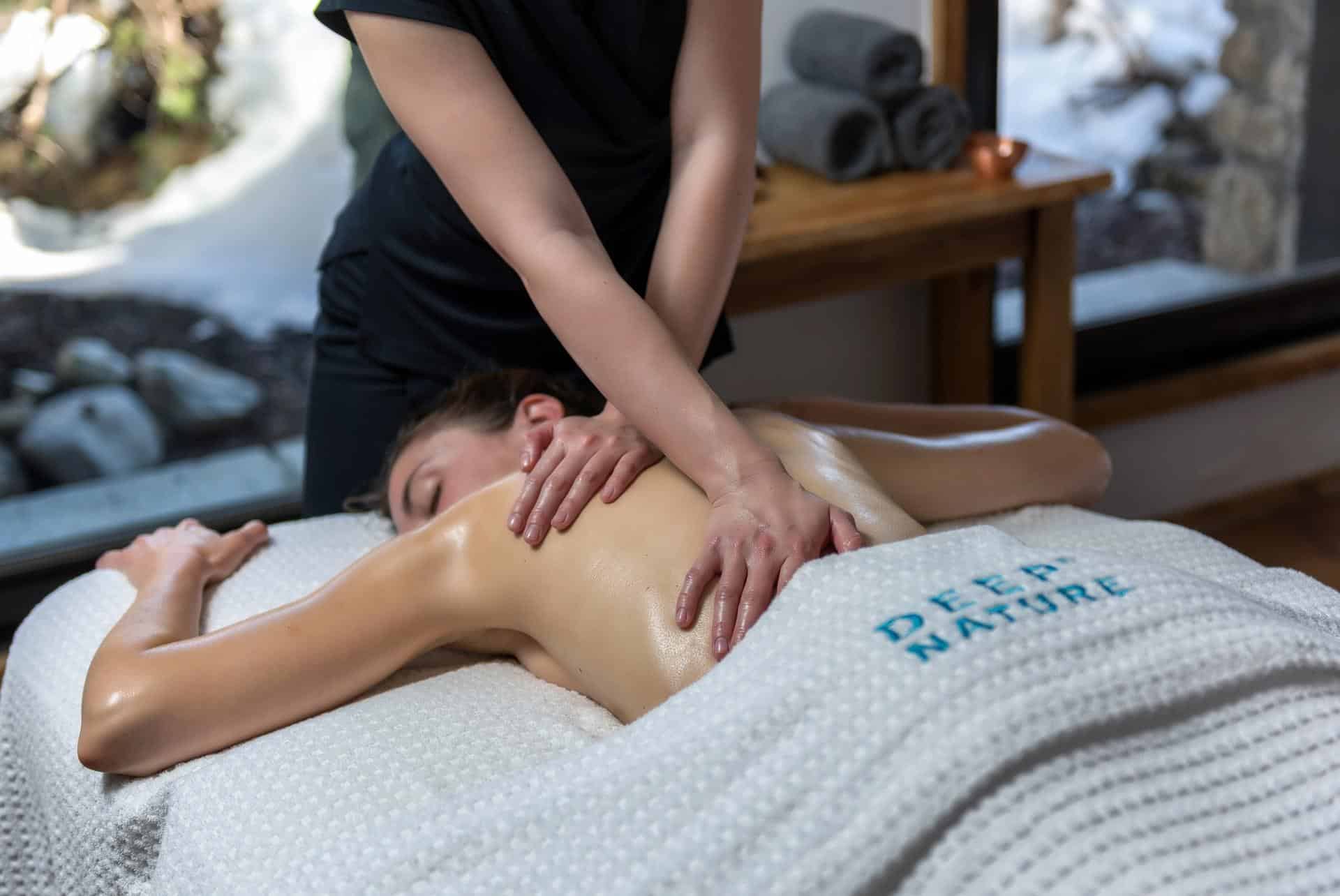 Découvrez pour vos évènements professionnels en Haute-Savoie, Les Granges D'en Haut By Deep Nature. Leader européen du spa!