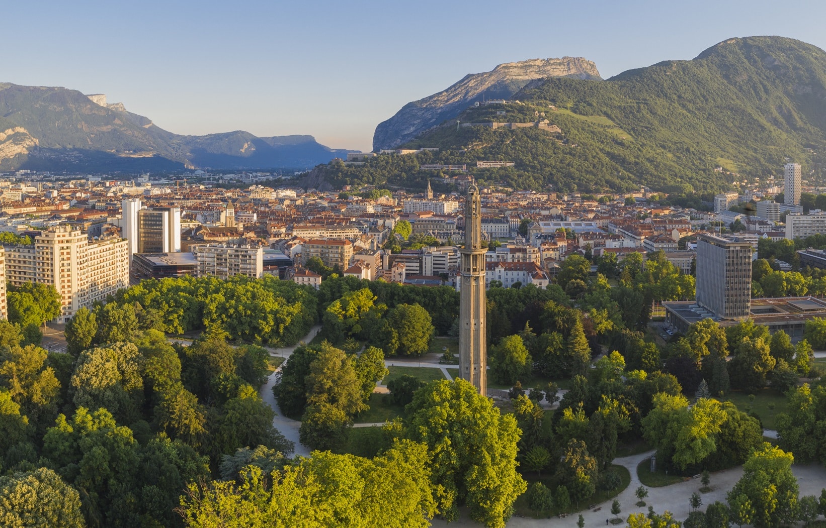 Grenoble Alpes est un territoire innovant, montagnard et remplit d'histoire pour vos événements professionnels