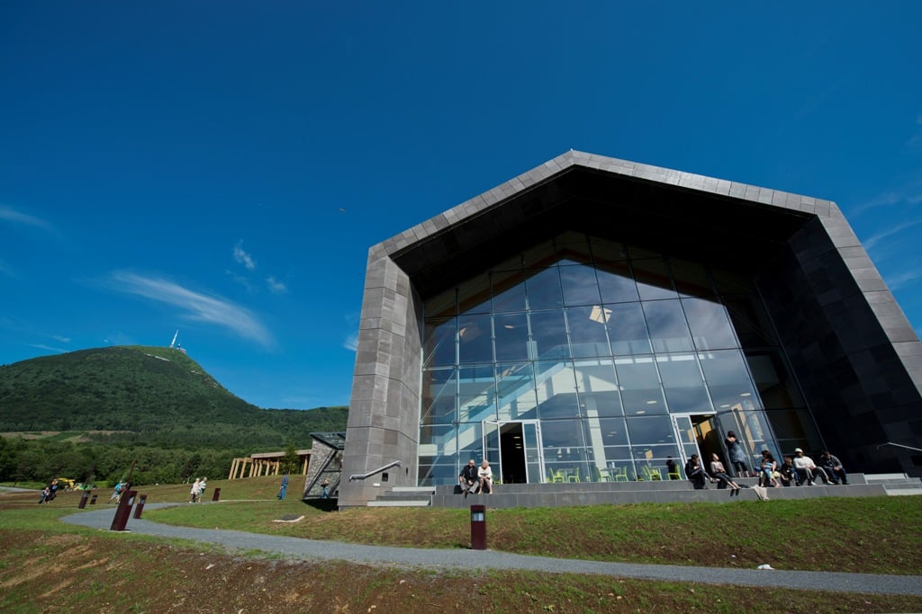 Découvrez pour vos séminaires incentives, la région des volcans endormis avec Panoramique Des Dômes