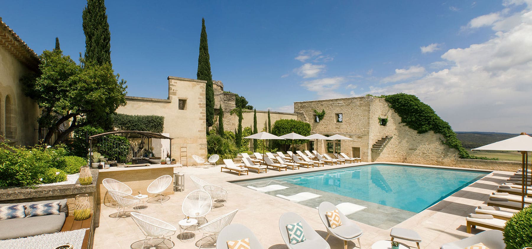 Découvrez pour de vos évènements professionnels dans le Sud de la France, l'Hôtel Le Vieux Castillon vous accueille dans un cadre médiéval.