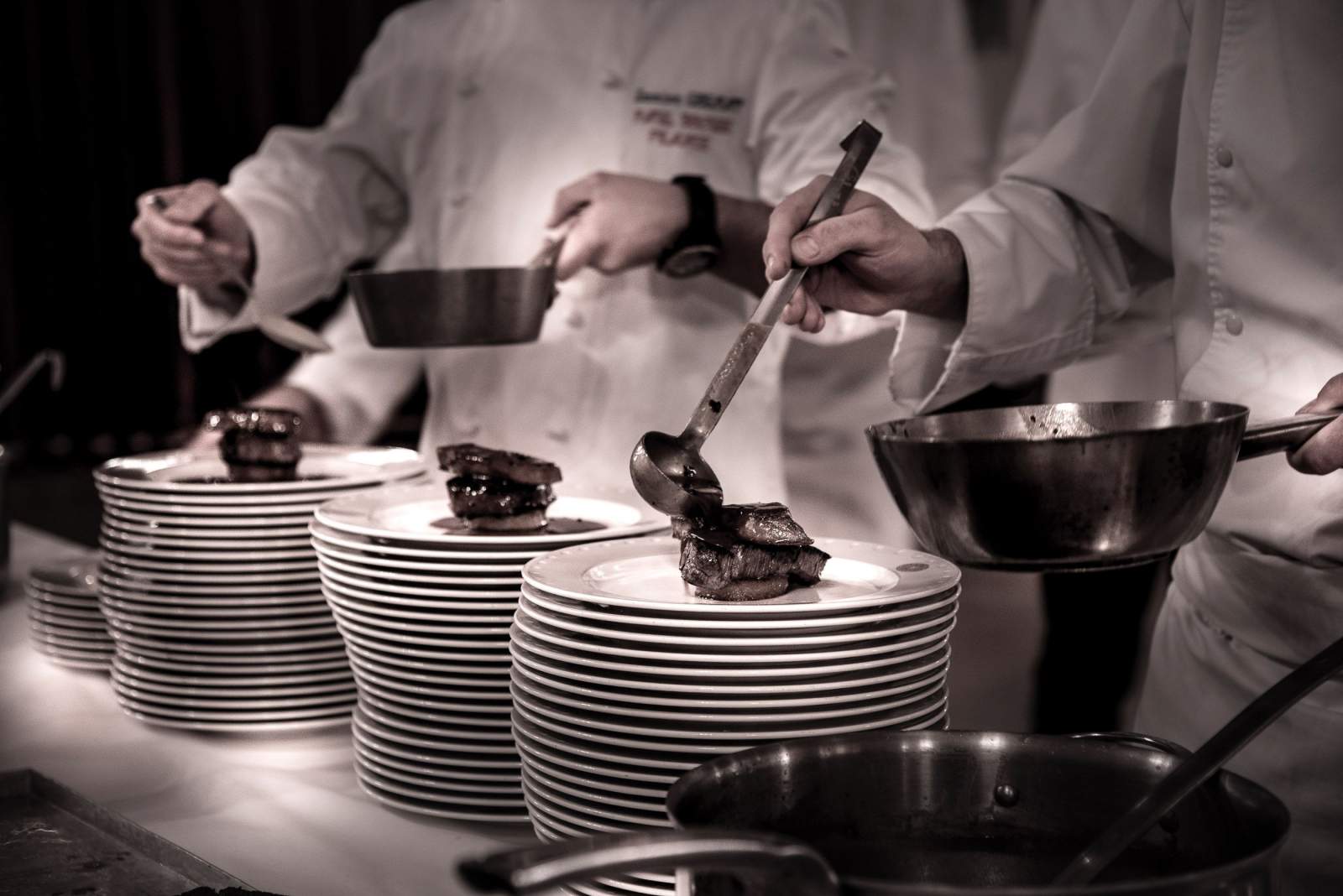 Découvrez pour vos évènements professionnel proche de Lyon, Abbaye De Collonges Paul Bocuse. Pour vos soirée à thème, le lancement d'un nouveau produit ou un évènement festif inoubliable.