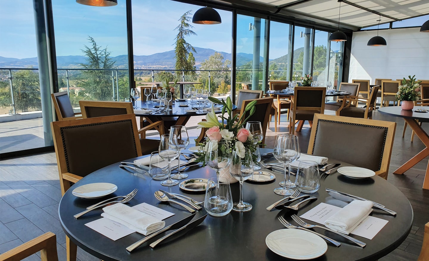 Découvrez pour vos séminaires proche de Lyon, le restaurant du Domaine de Saint Clair