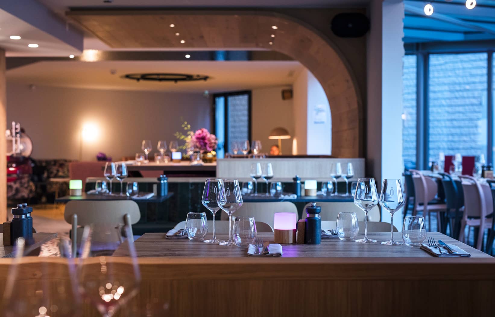 Lors de votre événement professionnel découvrez le restaurant Ô Bon Bec ouvrant sur une vaste terrasse avec vue sur le lac et les montagnes alentours ainsi que sa boulangerie Ô Bon Pain
