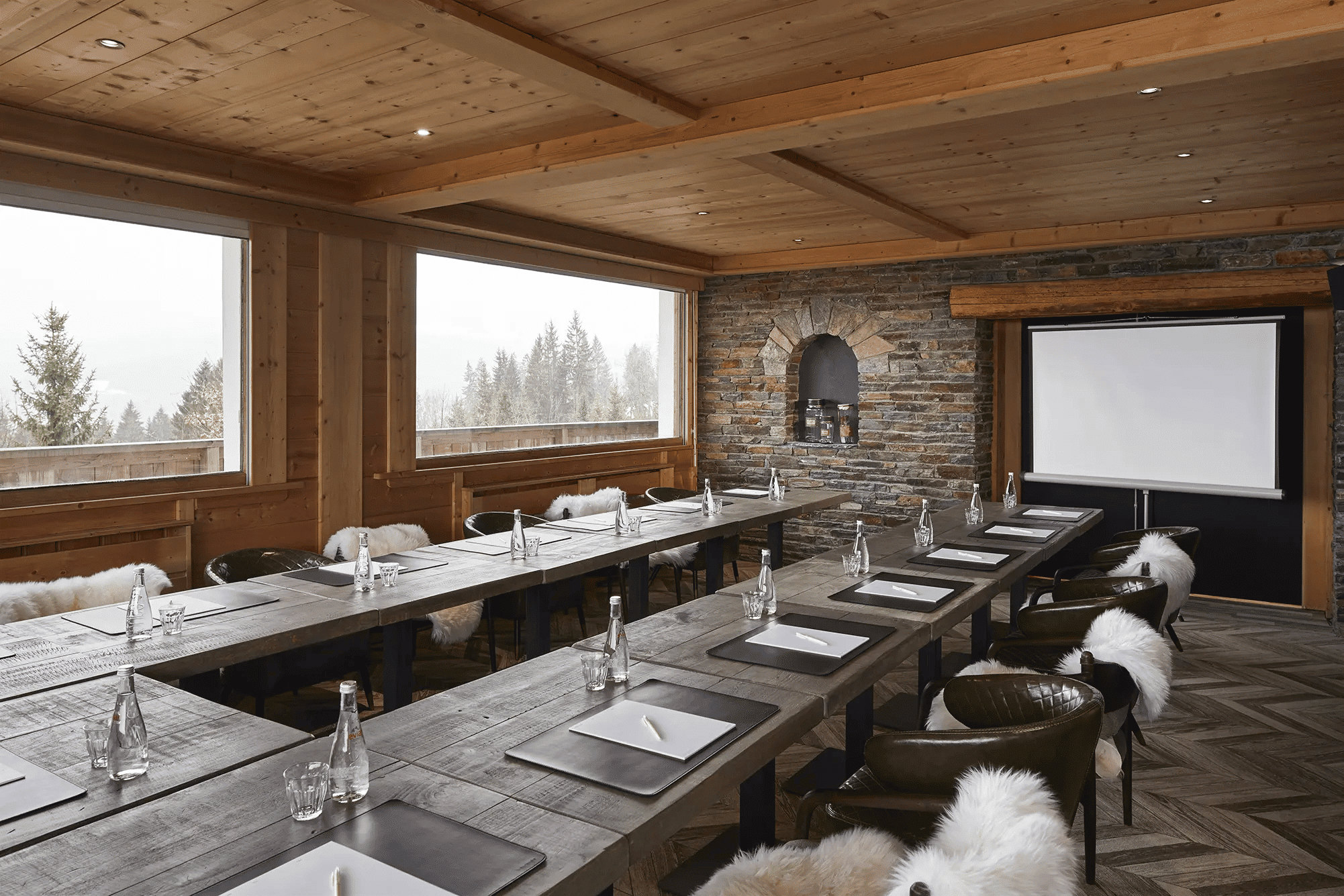 Découvrez pour vos évènements professionnel en Haute-Savoie, Chalet Hôtel Alpen Valley. Au cœur du pays du Mont-Blanc, l'hôtel offre un panorama époustouflant sur le majestueux Mont-Blanc.