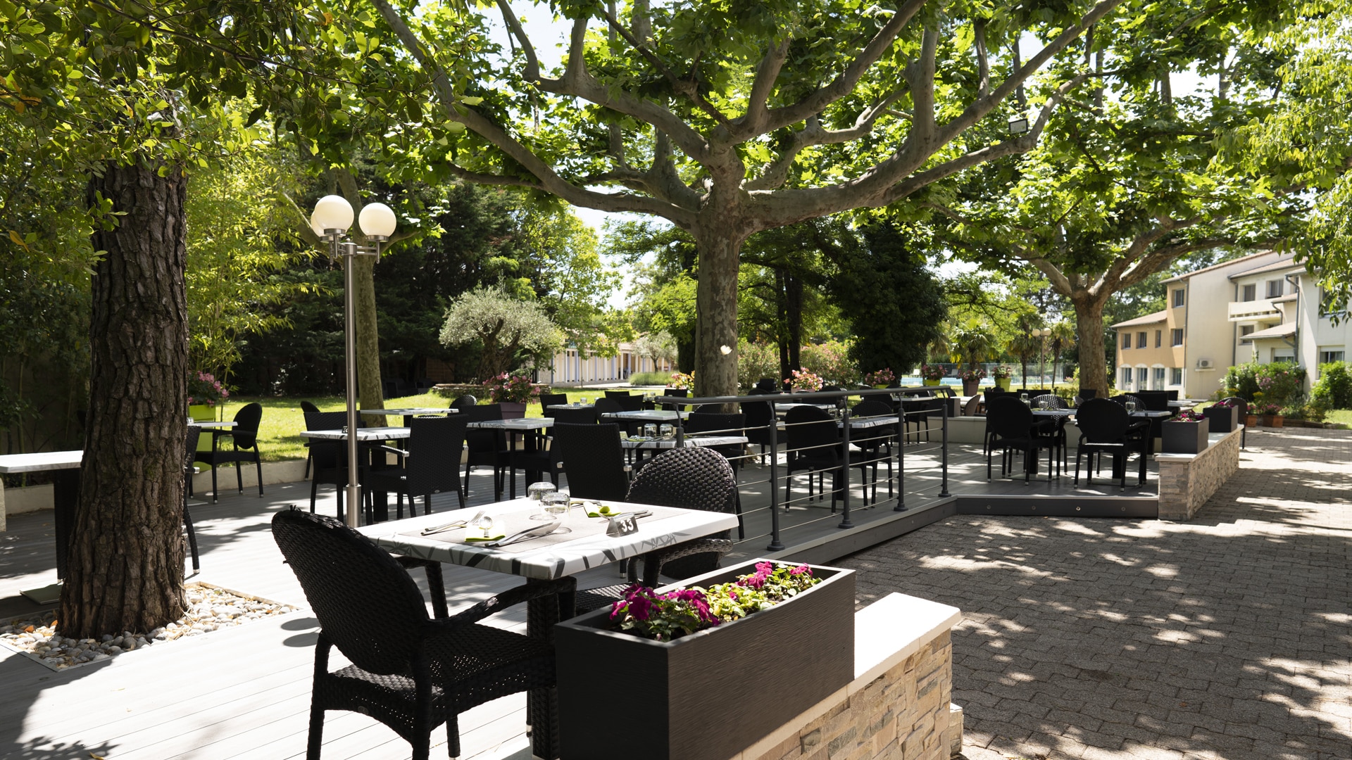 Découvrez pour vos séminaires en Drome, Hotel Restaurant Les Oliviers