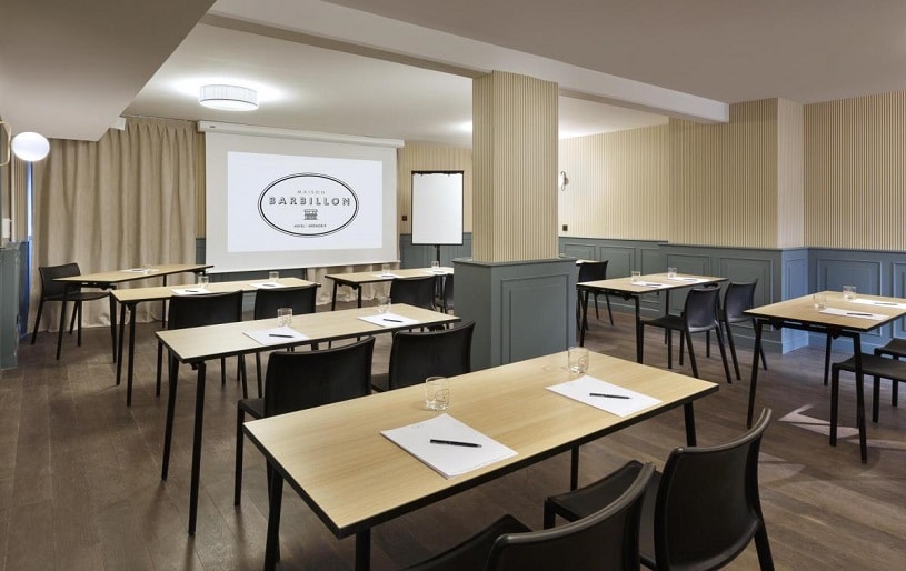 Découvrez pour de vos évènements professionnels à Grenoble, la Maison Barbillon vous accueille avec son style rétro contemporain.