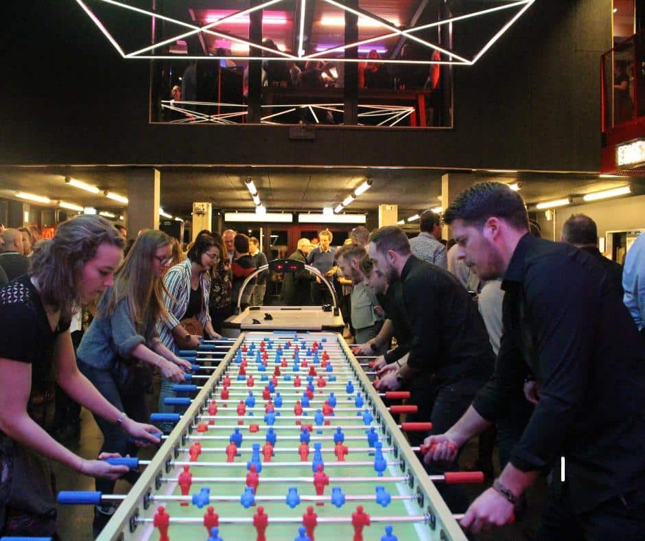 Animation babyfoot géant lors d’un team building Takamaka Lyon