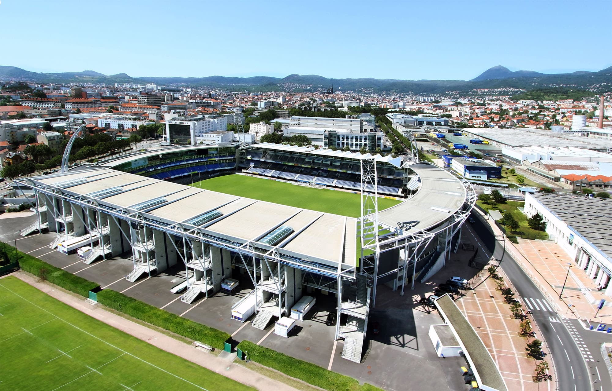 Pour tous vos séminaires, expositions /showroom, journées de travail, soirées de prestige découvrez le stade Marcel Michelin ASM et passez un moment inoubliable