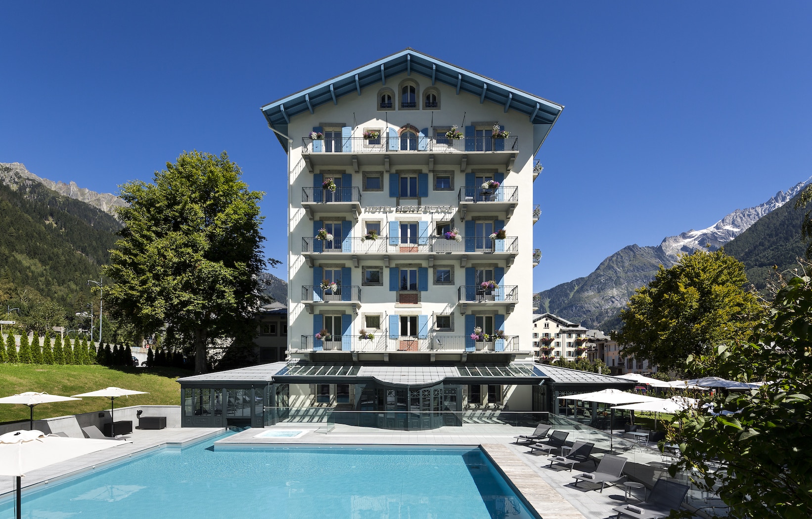 Découvrez l'Hôtel MONT BLANC Chamonix et son spa pour passer un moment de détente entre collaborateurs