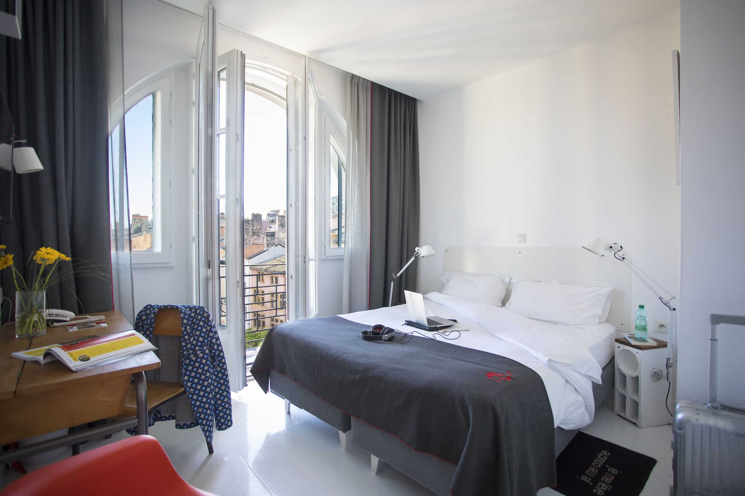 Lors de votre séjour daffaire profitez des chambres design du College Hotel à Lyon