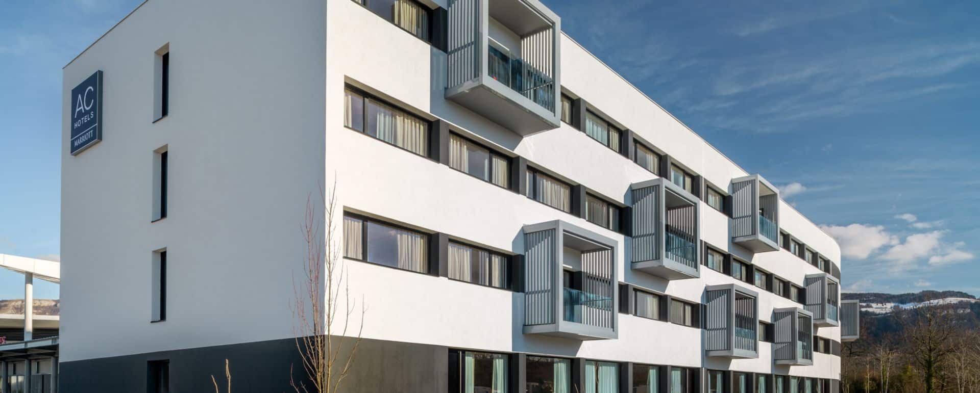 Façade moderne de l’AC Hotel by Marriott Saint-Julien-en-Genevois