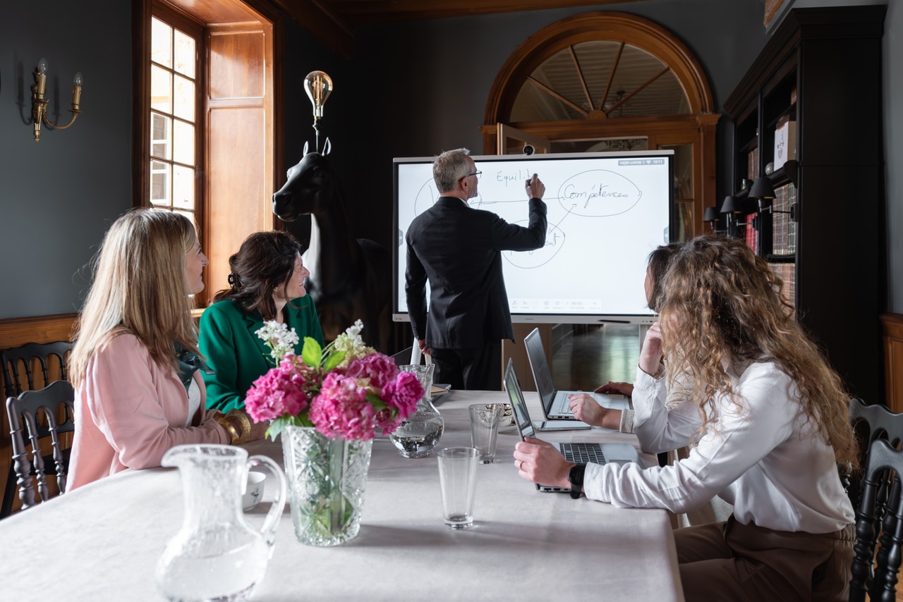 Présentation en réunion d’affaires au Château de Champ-Renard