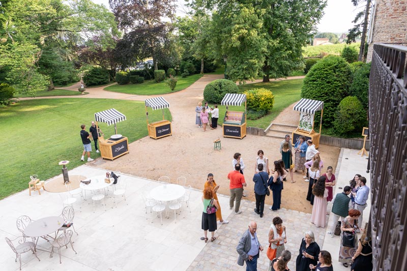 Extérieur du Château de Champ-Renard et terrasse