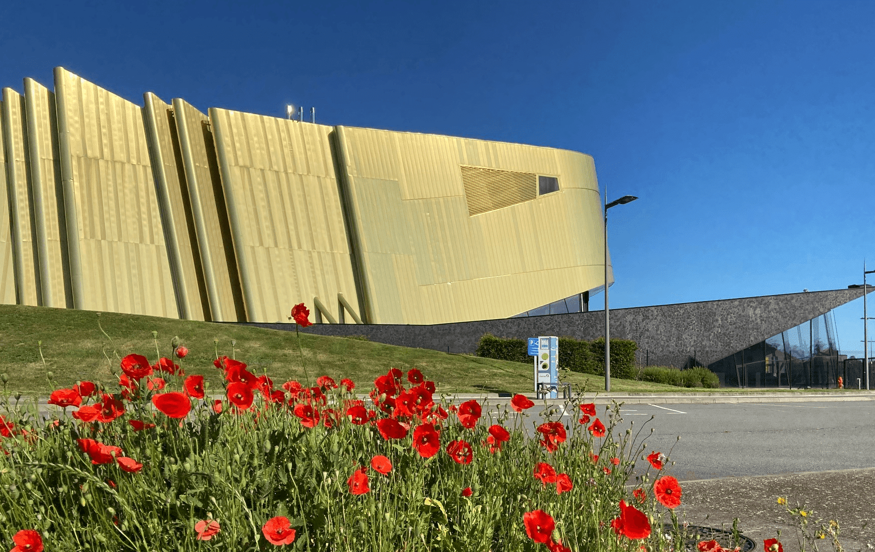 Congrès, colloque, séminaire, réunion d’entreprise, formation, évènement corporate, incentives, vous trouverez toujours un lieu adapté à la taille de votre manifestation professionnelle et à votre budget.