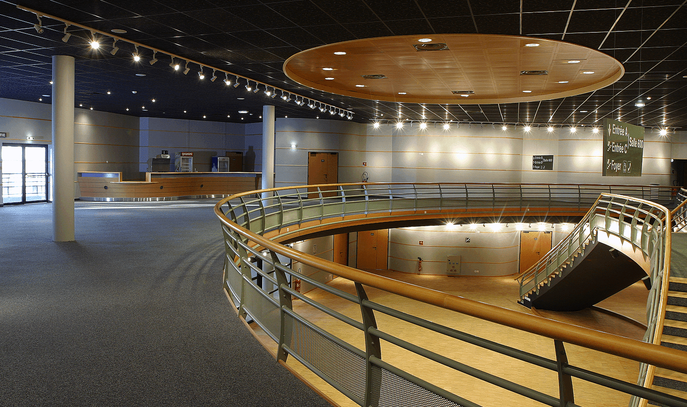 Foyer Haut Du Centre De Conférence De La Grande Halle D'Auvergne, Le Parc Des Expositions