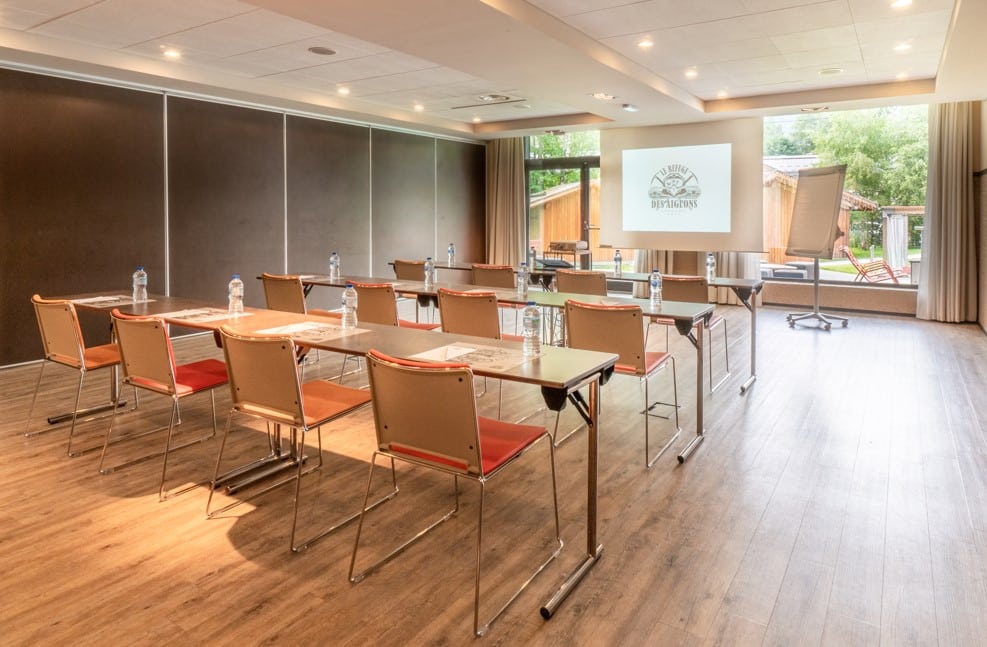 Le Refuge des Aiglons dispose de plusieurs salles de réunion pour vos séminaires d'entreprises