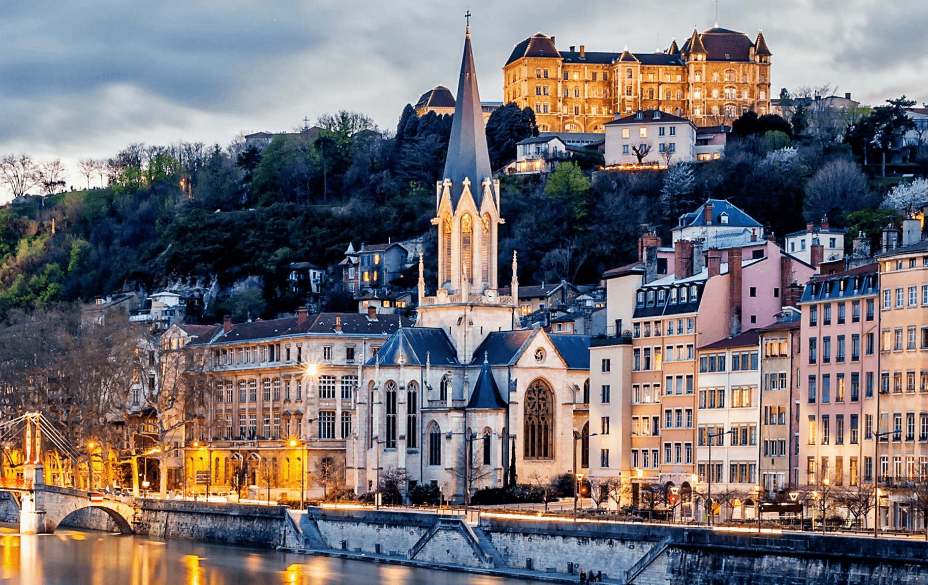 Découvrez pour de vos incentives à Lyon, Takamaka Lyon dans le quartier historique du Vieux Lyon vous propose des activités team-buildings et séminaires avec des choix d'animations et activités étendus.