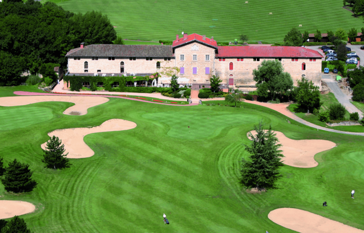 Pour un événement original qui mèle sport, précision, détente et nature rendez-vous au Au cœur du Beaujolais pour découvrir le Golf et passez un bon moment avec vos équipes