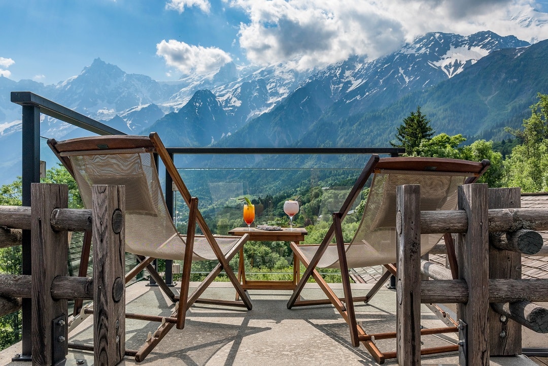 Vue sur la montagne depuis la terrasse des Granges d'en Haut