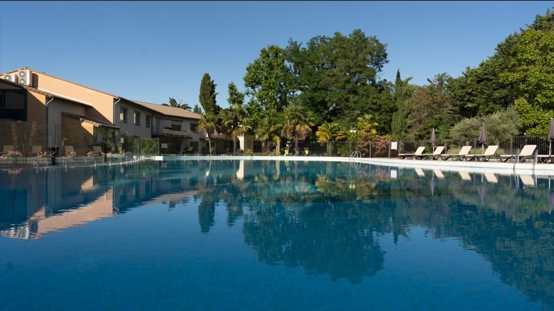 Piscine de l'hôtel spa les Oliviers