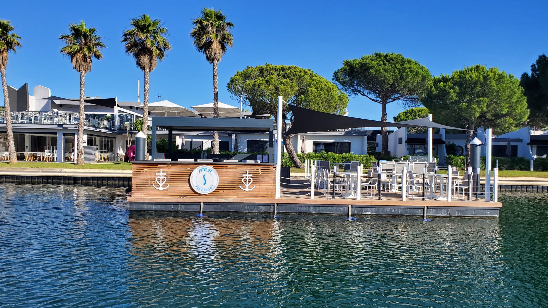 Présentation de le bar à huitre de l'hôtel Le Spinaker