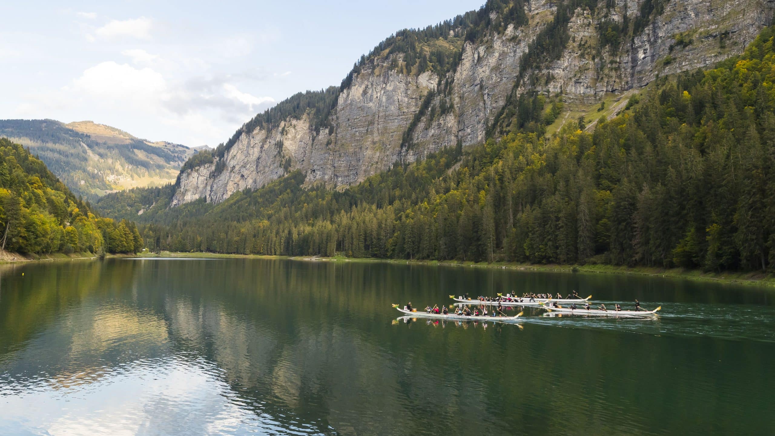 Cameleon Explorer team building lac Dragon boat