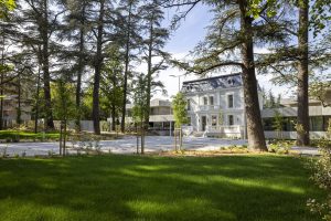 Une destination d’exception à Gréoux-les-Bains, qui allie modernité, élégance et confort.