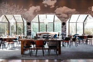 Cuisine raffinée dans l’atmosphère moderne du restaurant La Maison.