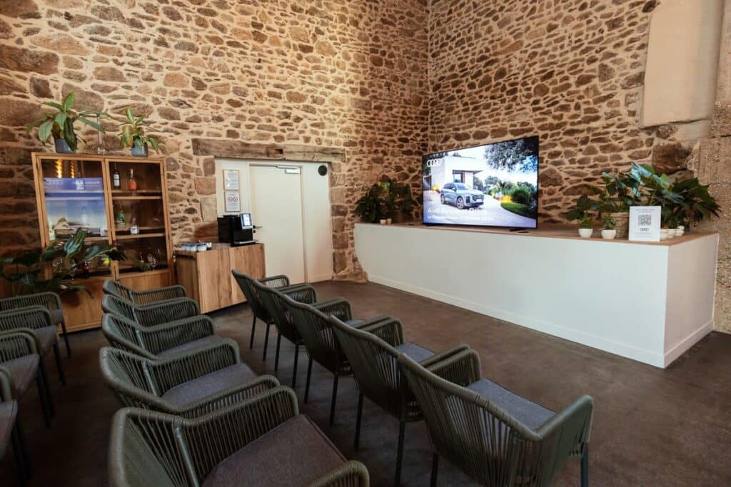 Le Château Chapelle Villars dans un cadre naturel et viticole