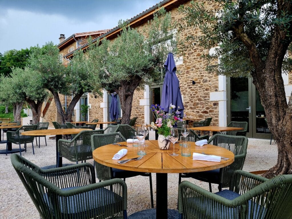 Salle de réunion équipée pour séminaires au Château Chapelle Villars