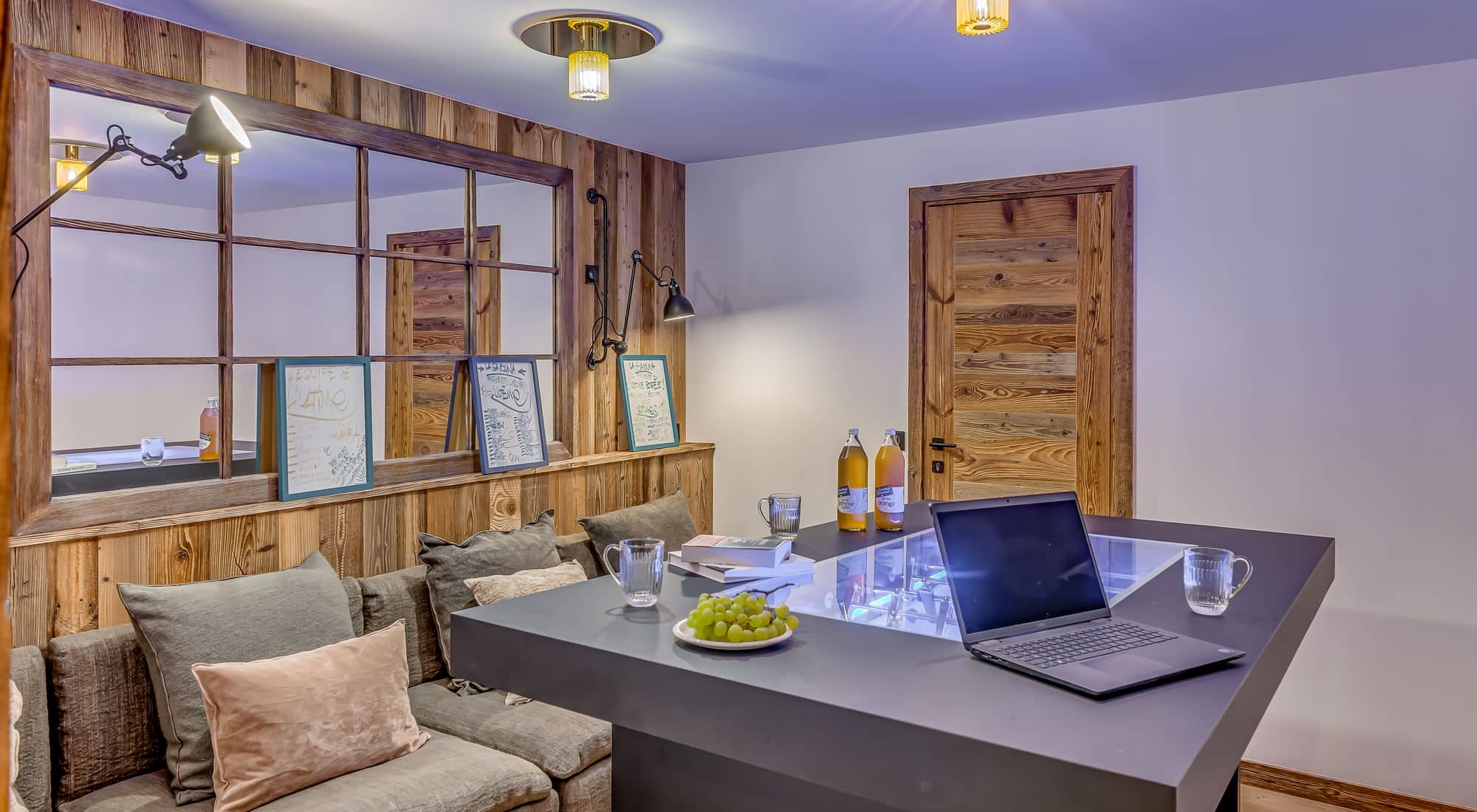 Bar avec laptop et encas au Chalet Casa San Bernardo