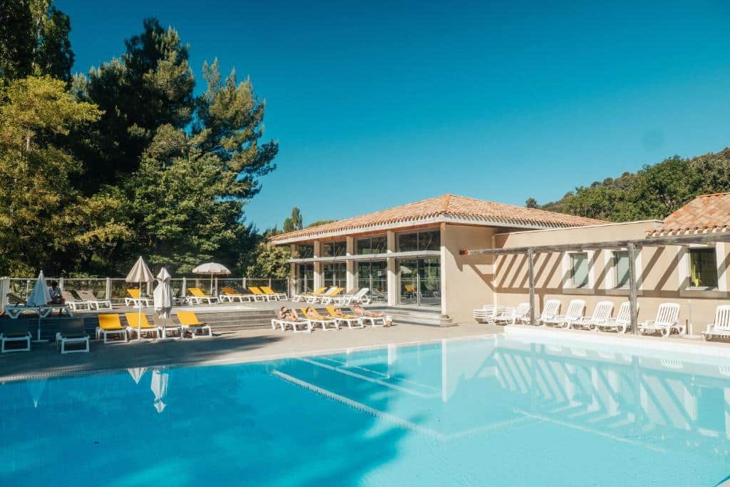 piscine spa détente vacances bleues chateau laval