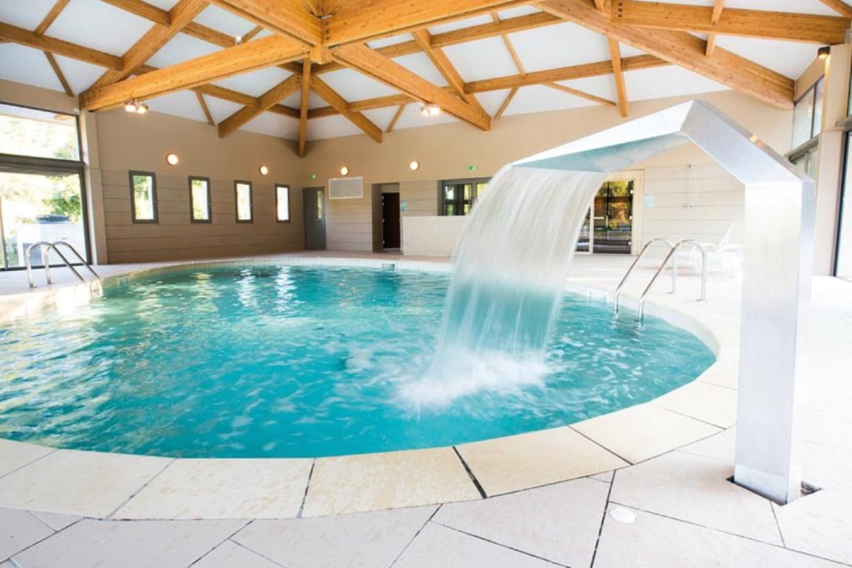 piscine spa détente vacances bleues chateau laval