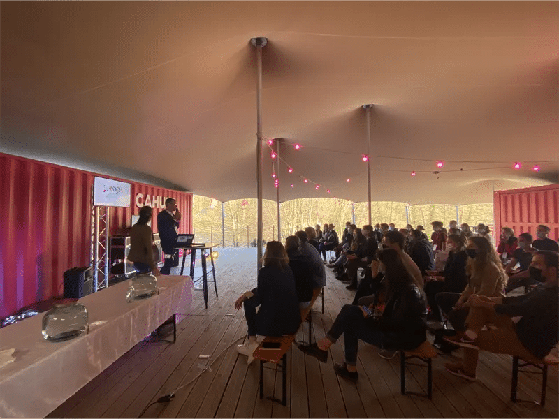 Salle de conférence sous tente au Bois des Lutins à Diémoz