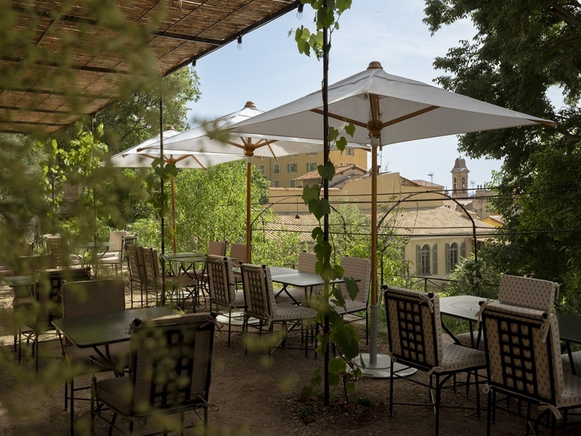 Terrasse de la guinguette à l’Hôtel du Couvent à Nice