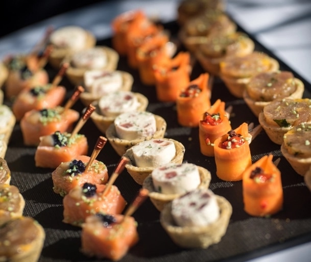 Plateaux de bouchées apéritives - The K Traiteur Event