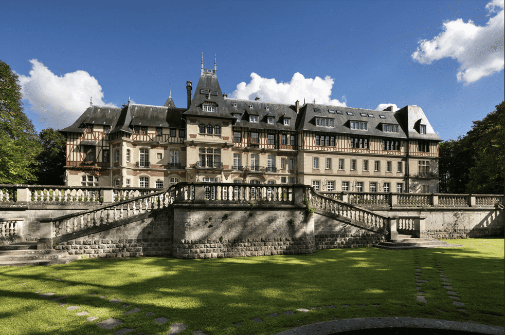Vue extérieure du Château de Montvillargenne