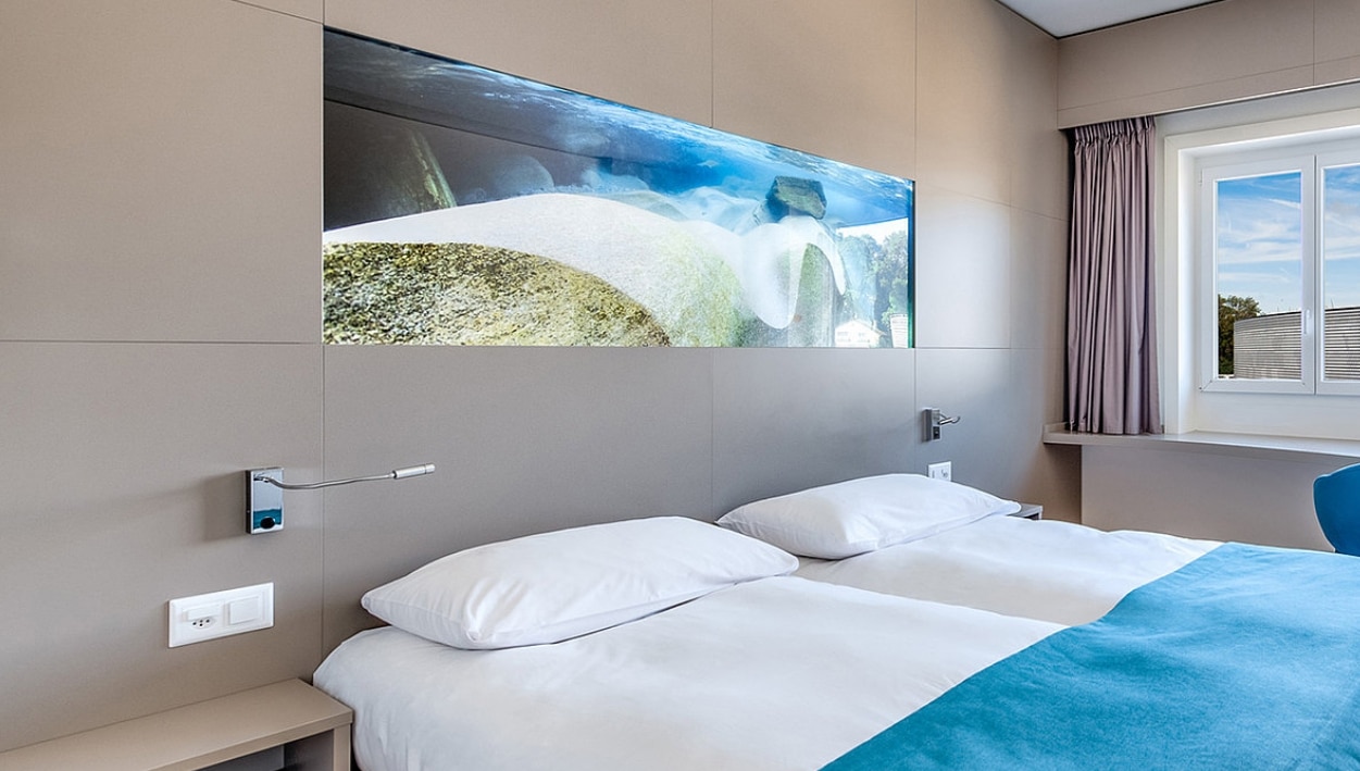 Chambre double contemporaine à l’Hôtel Aquatis à Lausanne