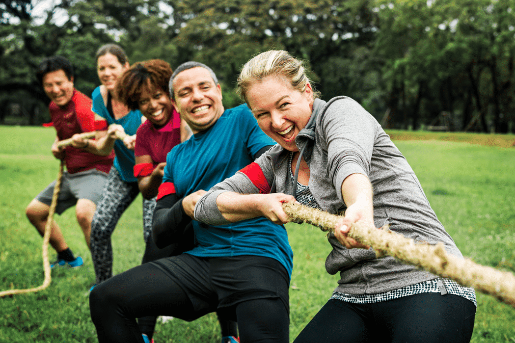 Un moment de convivialité et de motivation avec une activité team-building dynamique en pleine nature.