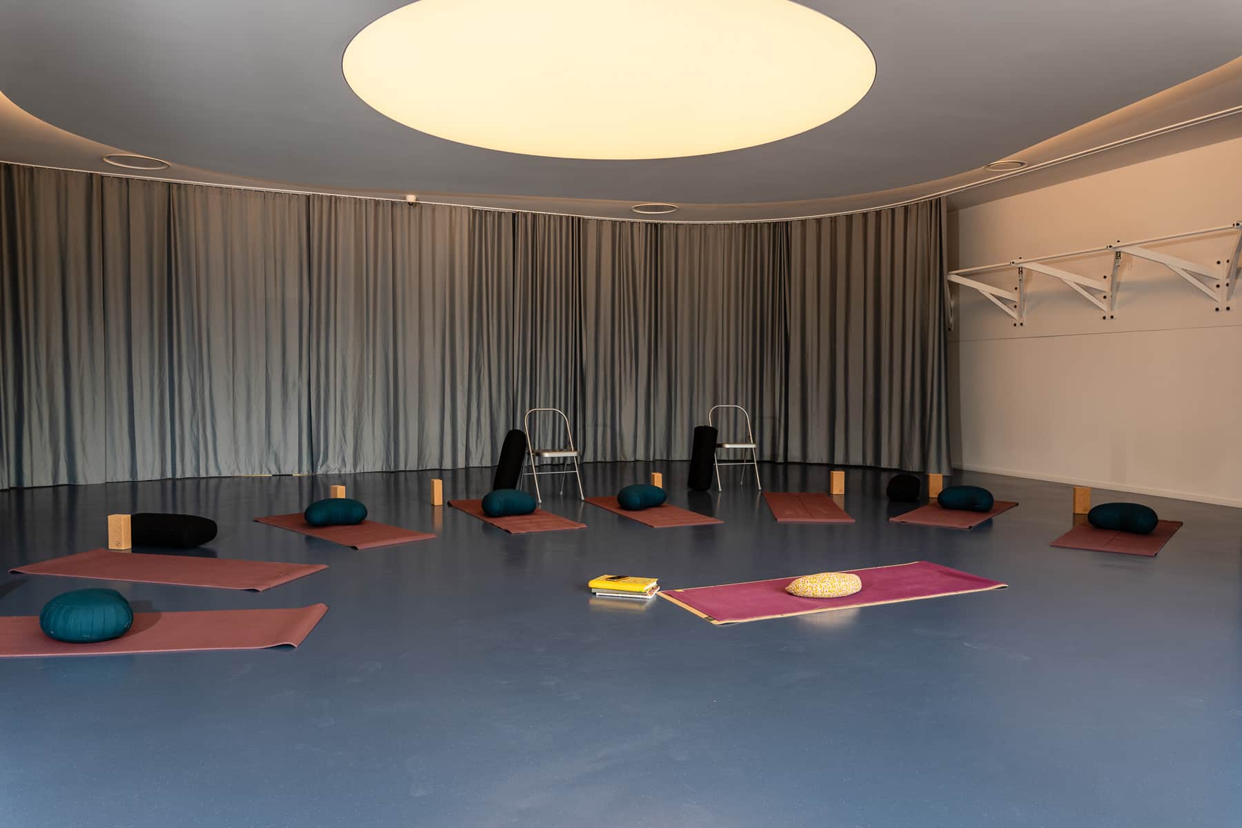 Salle plénière moderne à l’Horizon Resort Massane