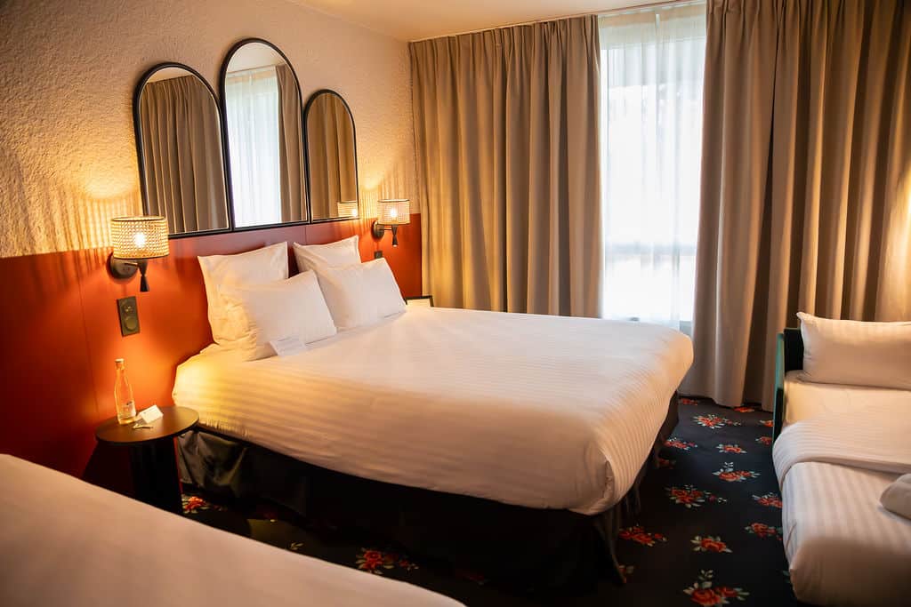 Chambre double design à l’hôtel By Georgette